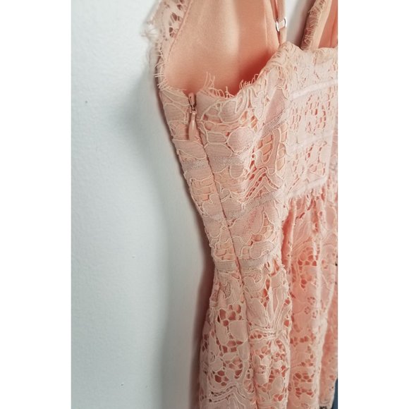 NBD REVOLVE Women's Sz. XS Give It Up Light Pink Lace Mini Dress - Picture 7 of 9